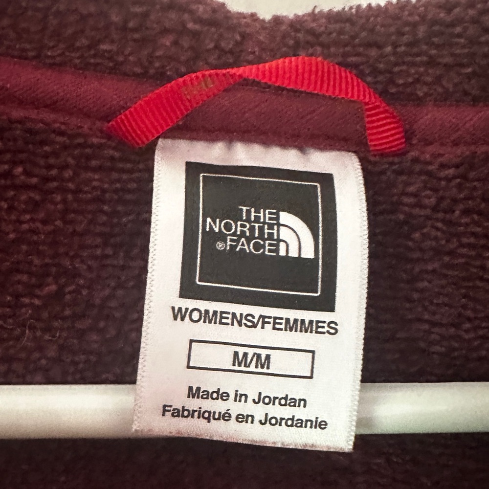 Northface pullover hoodie/sweater. Woman’s size medium.